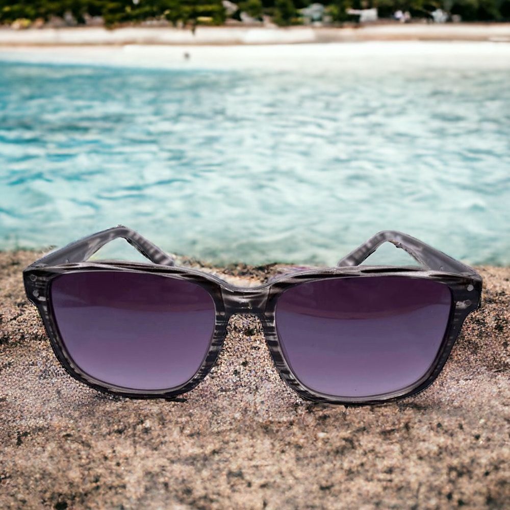 BlackĀ andāClear StripeāSunglasses